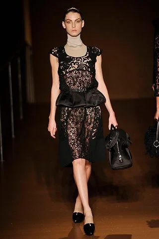 Look 16